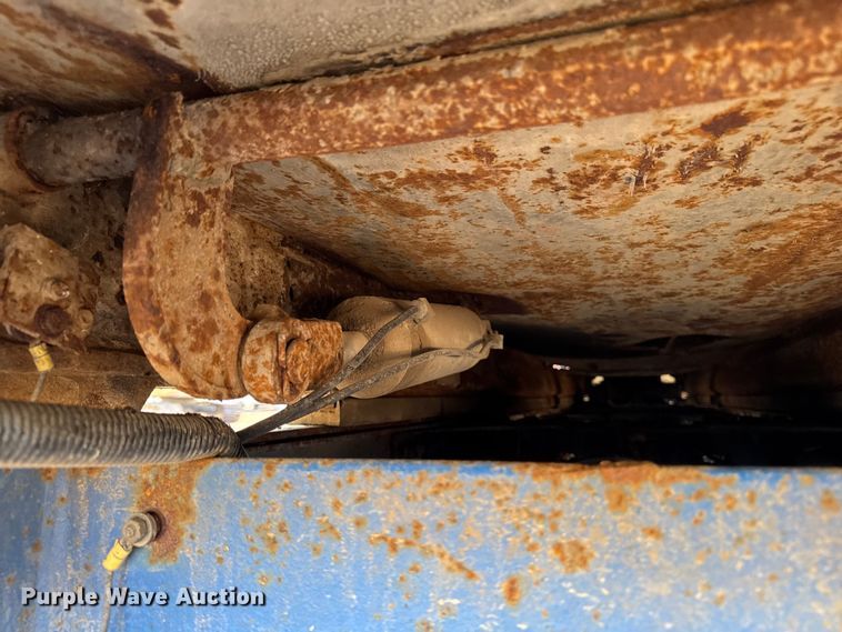 image for item DT0633 2005 Freightliner Columbia dump truck