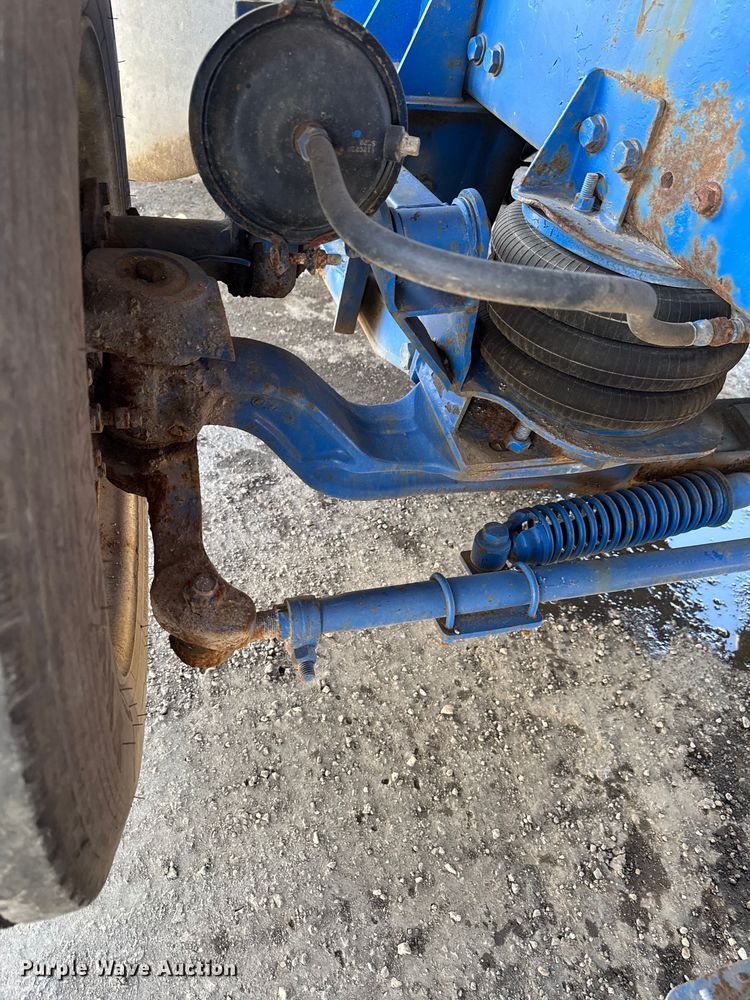 image for item DT0633 2005 Freightliner Columbia dump truck