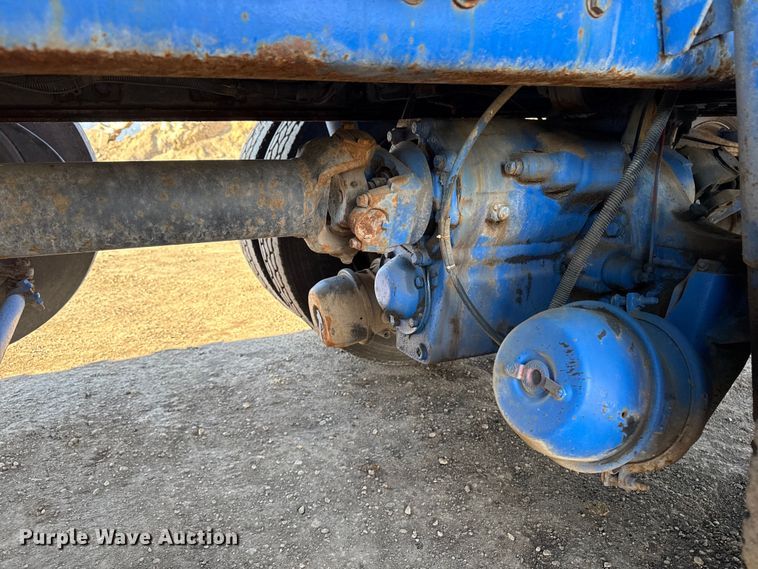 image for item DT0633 2005 Freightliner Columbia dump truck