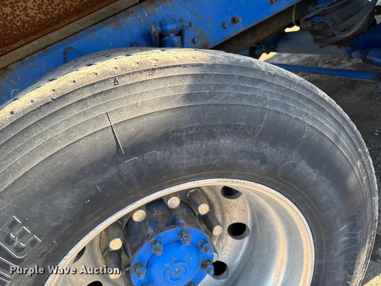 image for item DT0633 2005 Freightliner Columbia dump truck