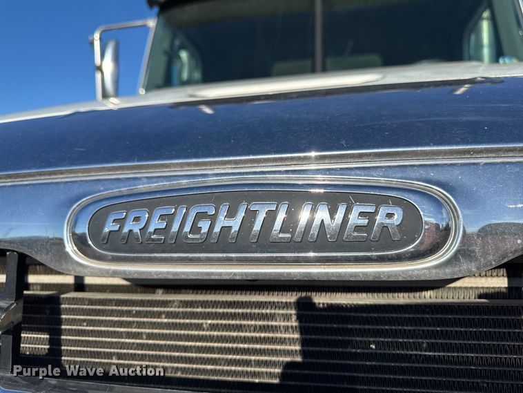 image for item DT0633 2005 Freightliner Columbia dump truck