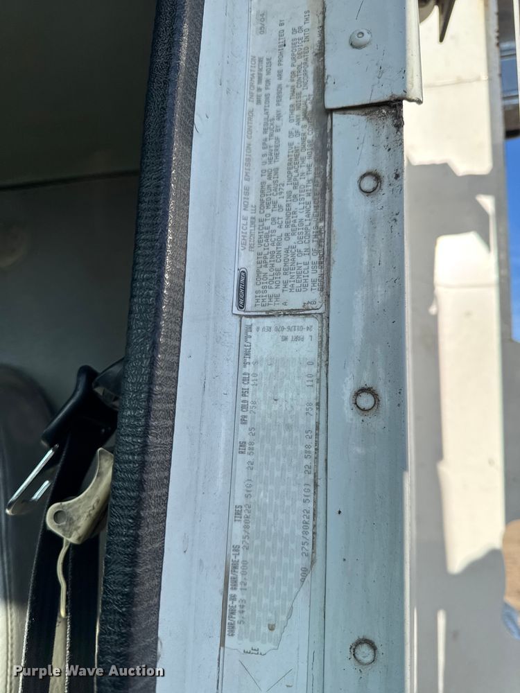 image for item DT0633 2005 Freightliner Columbia dump truck