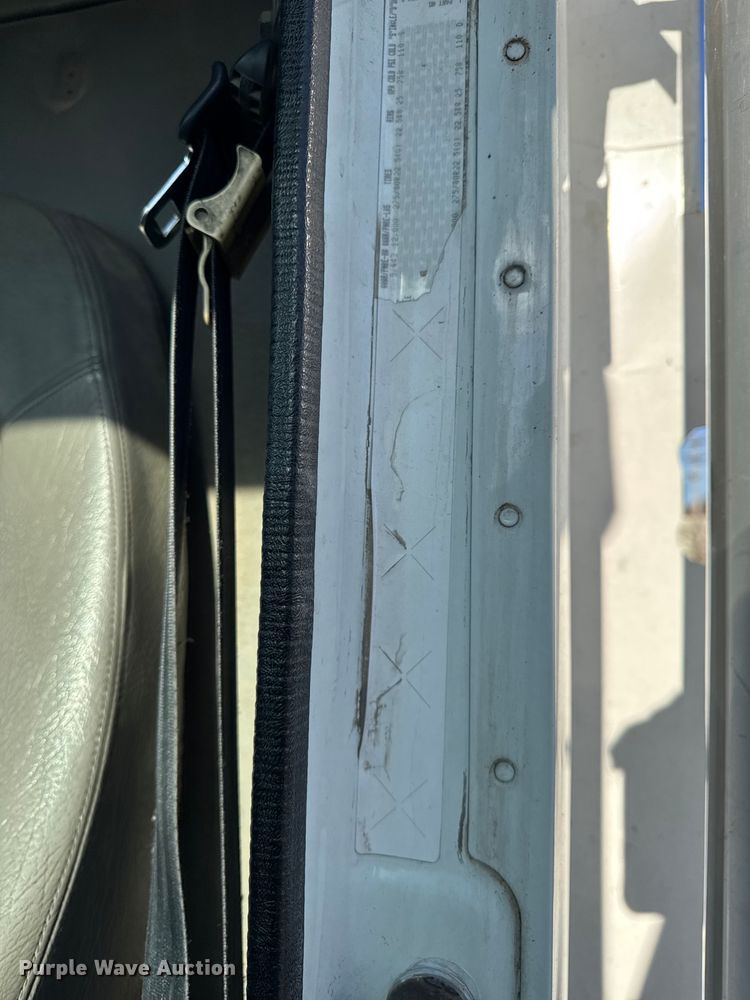 image for item DT0633 2005 Freightliner Columbia dump truck