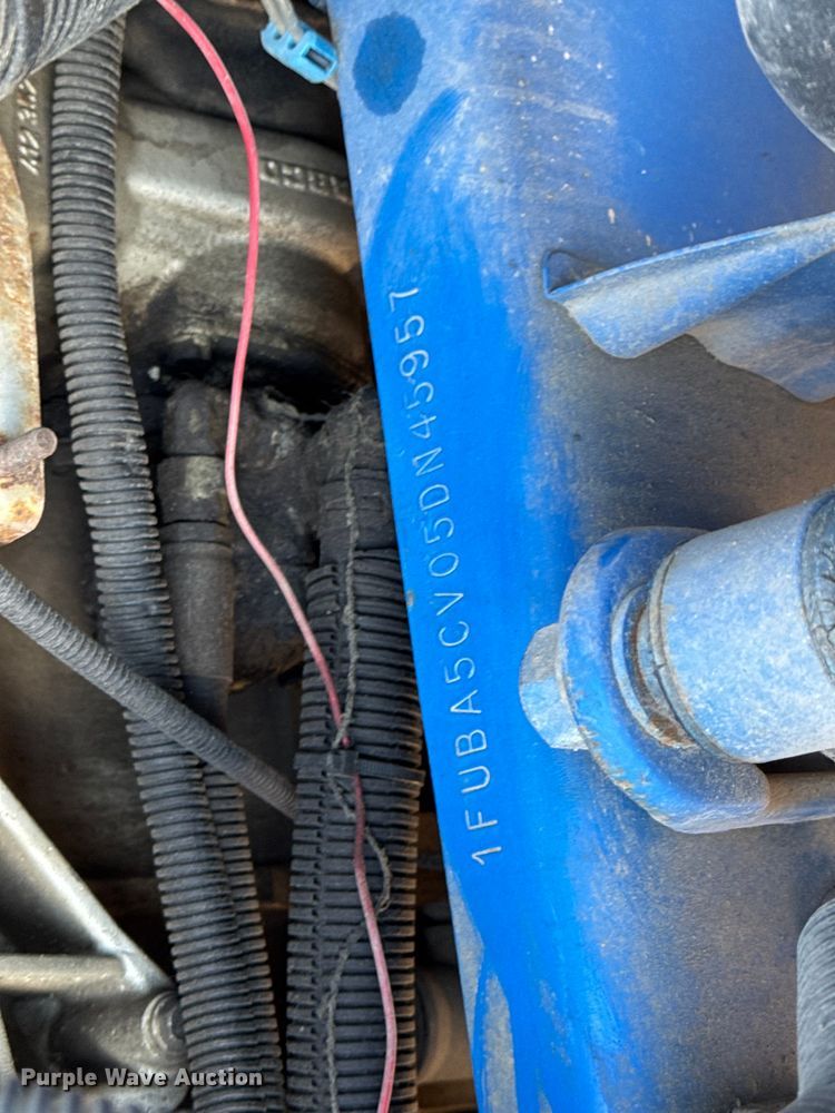 image for item DT0633 2005 Freightliner Columbia dump truck