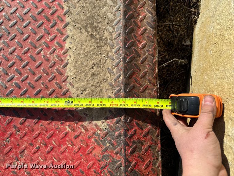 image for item DT0634 2007 Imperial tilt deck equipment trailer