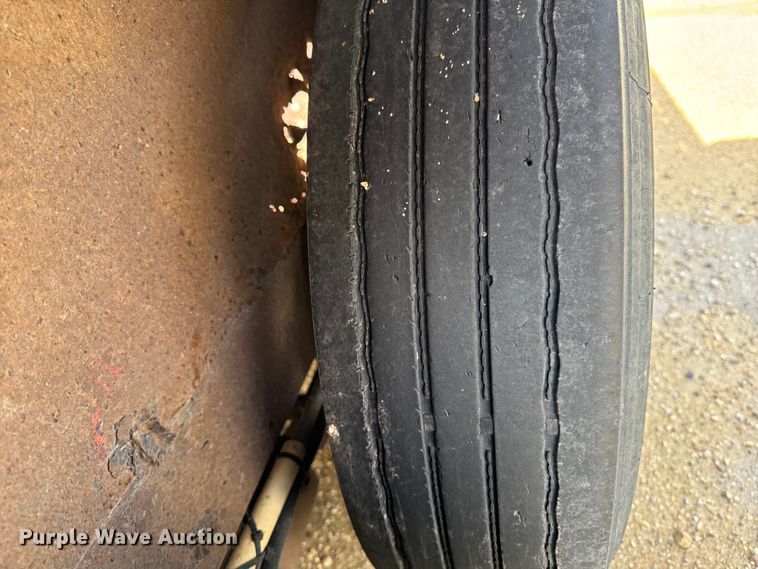 image for item DT0634 2007 Imperial tilt deck equipment trailer