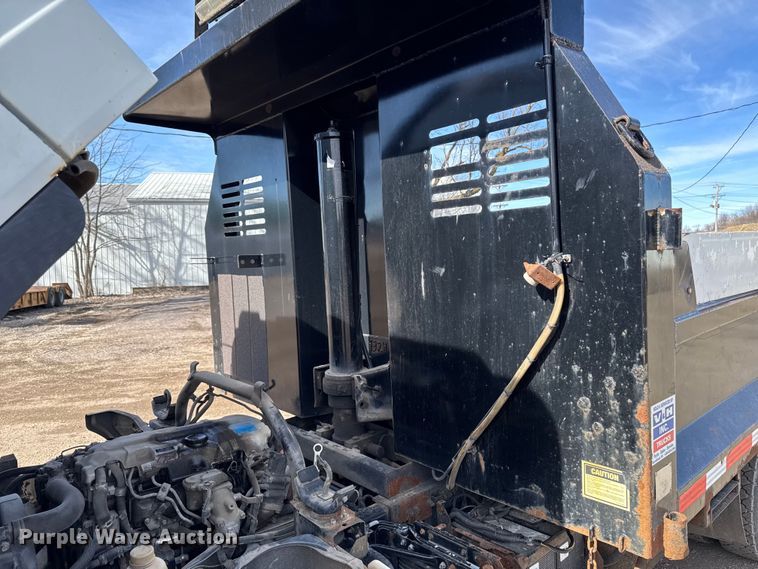 image for item DT0636 2007 Sterling Mitsubishi Fuso dump truck