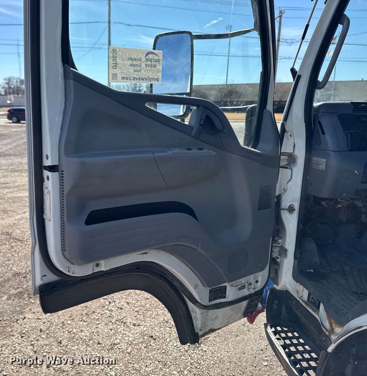 image for item DT0636 2007 Sterling Mitsubishi Fuso dump truck