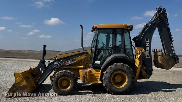 image for item DT0691 2010 John Deere 410J backhoe