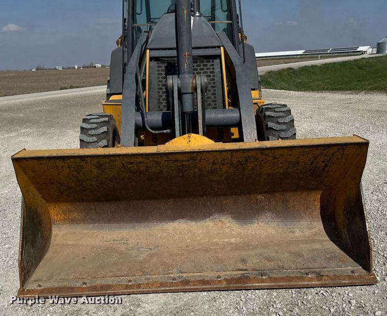 image for item DT0691 2010 John Deere 410J backhoe