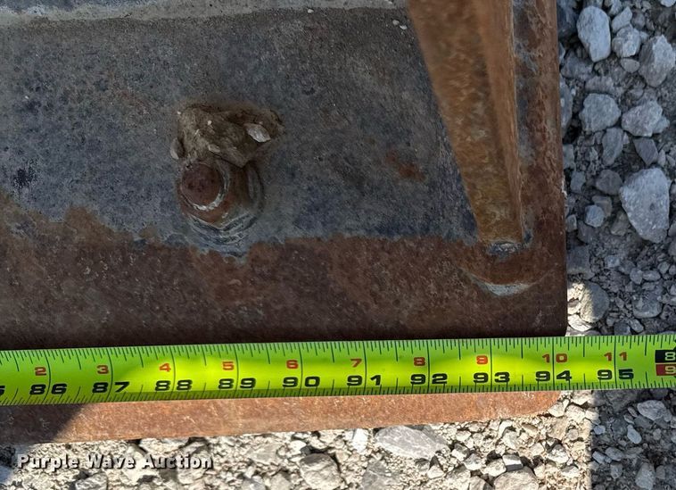 image for item DT0691 2010 John Deere 410J backhoe