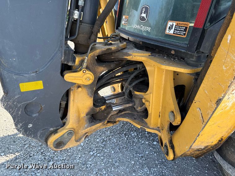 image for item DT0691 2010 John Deere 410J backhoe
