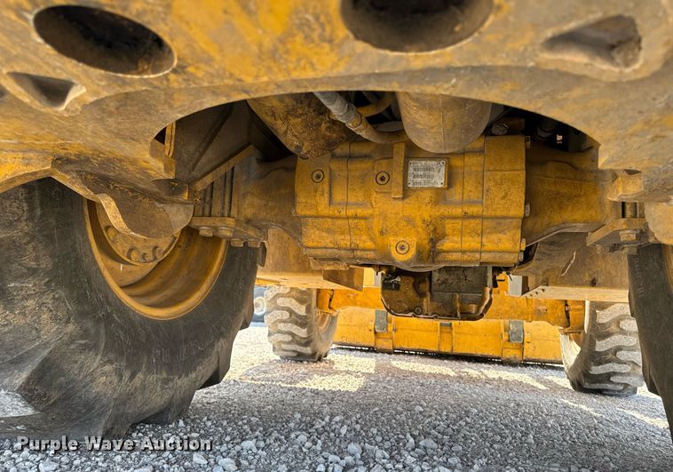 image for item DT0691 2010 John Deere 410J backhoe