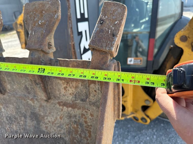 image for item DT0691 2010 John Deere 410J backhoe