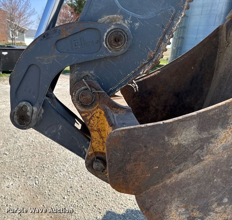 image for item DT0691 2010 John Deere 410J backhoe