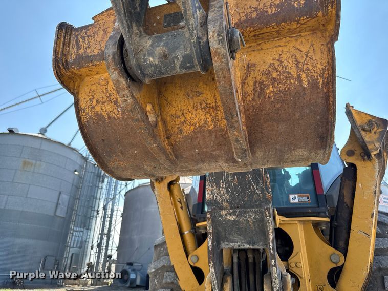 image for item DT0691 2010 John Deere 410J backhoe