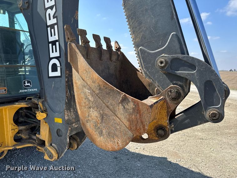 image for item DT0691 2010 John Deere 410J backhoe