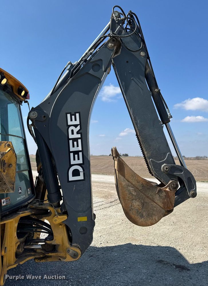 image for item DT0691 2010 John Deere 410J backhoe