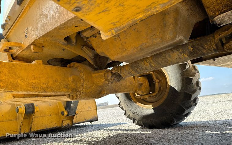 image for item DT0691 2010 John Deere 410J backhoe