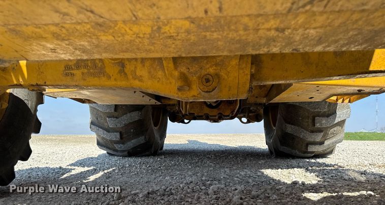 image for item DT0691 2010 John Deere 410J backhoe