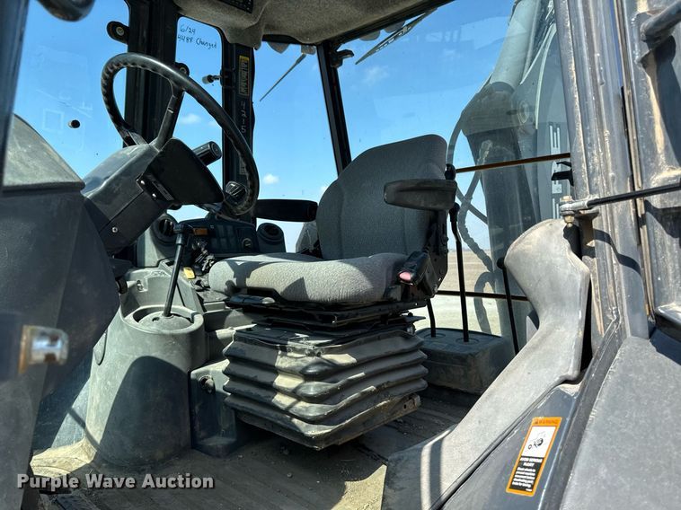 image for item DT0691 2010 John Deere 410J backhoe