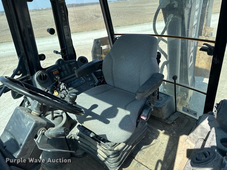 image for item DT0691 2010 John Deere 410J backhoe