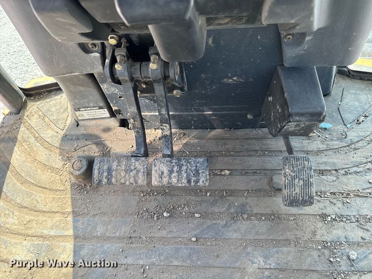 image for item DT0691 2010 John Deere 410J backhoe