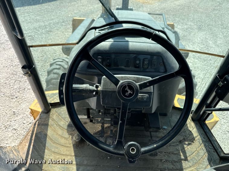 image for item DT0691 2010 John Deere 410J backhoe