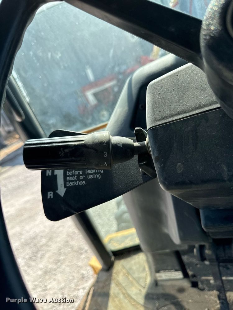 image for item DT0691 2010 John Deere 410J backhoe