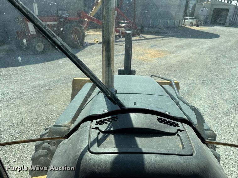 image for item DT0691 2010 John Deere 410J backhoe