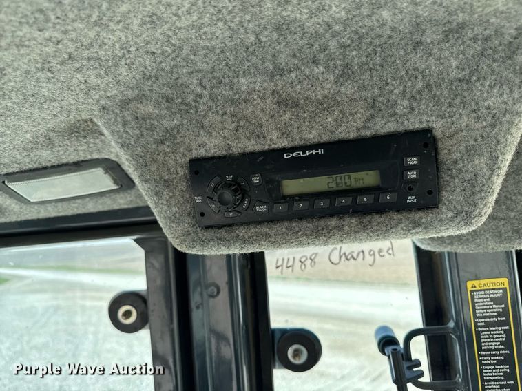 image for item DT0691 2010 John Deere 410J backhoe