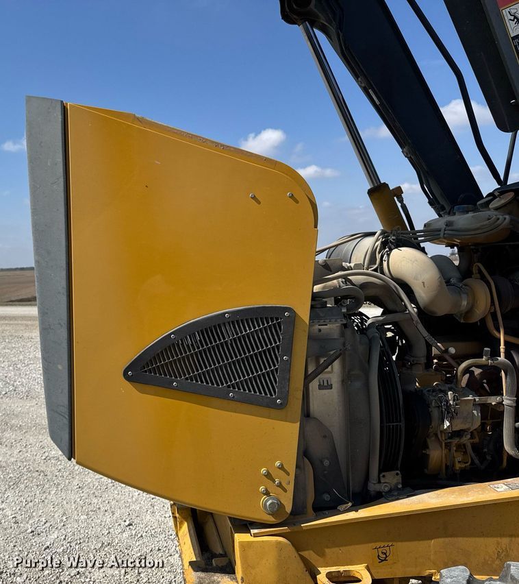 image for item DT0691 2010 John Deere 410J backhoe