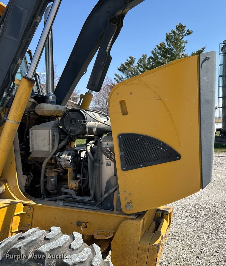 image for item DT0691 2010 John Deere 410J backhoe