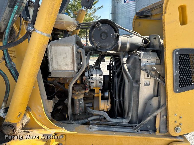 image for item DT0691 2010 John Deere 410J backhoe