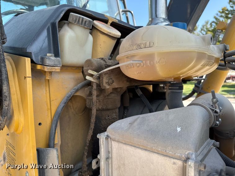 image for item DT0691 2010 John Deere 410J backhoe