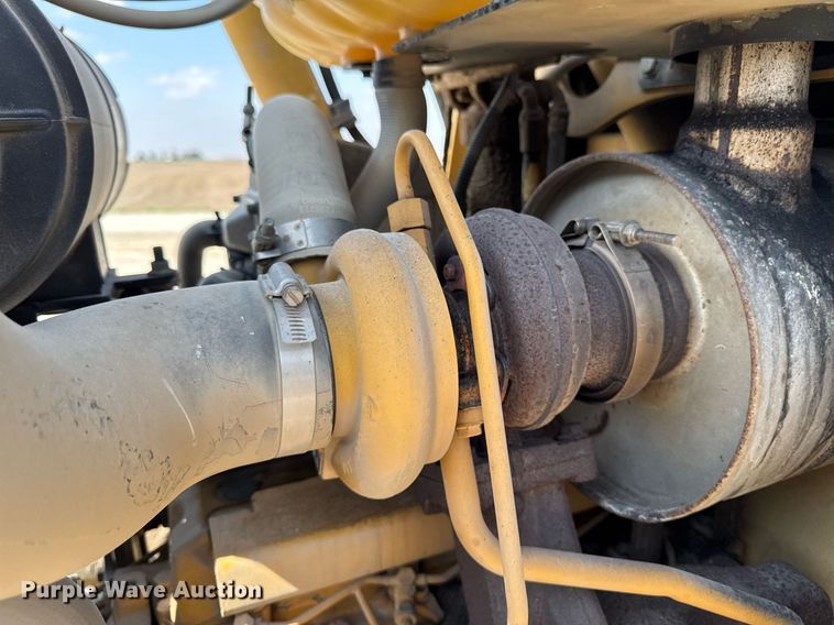 image for item DT0691 2010 John Deere 410J backhoe