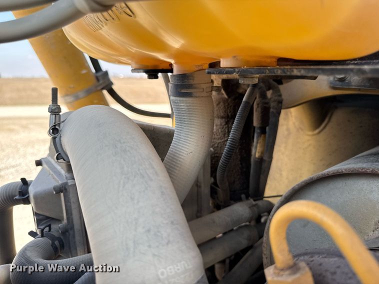 image for item DT0691 2010 John Deere 410J backhoe