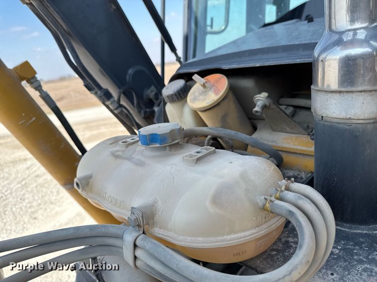 image for item DT0691 2010 John Deere 410J backhoe