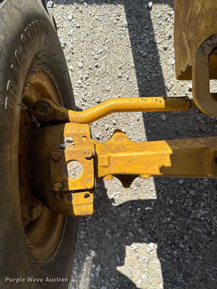 image for item DT0691 2010 John Deere 410J backhoe