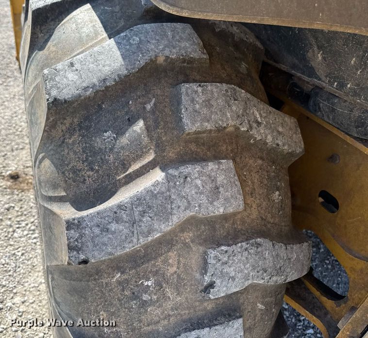 image for item DT0691 2010 John Deere 410J backhoe