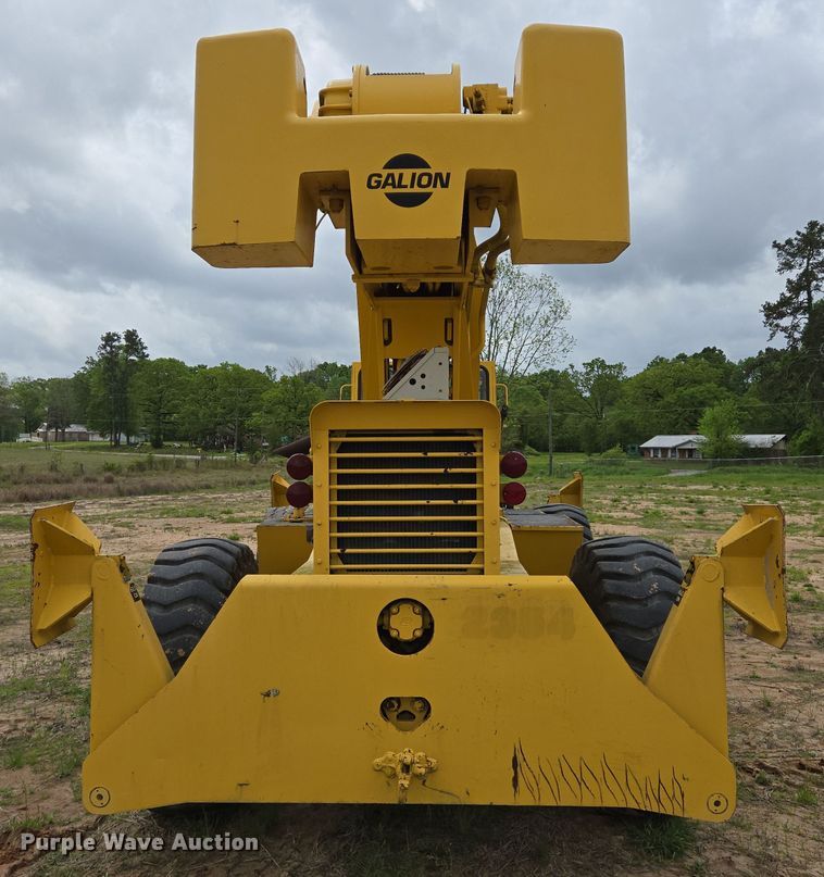 image for item DT4777 1998 Galion 150FA crane