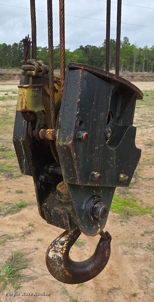 image for item DT4777 1998 Galion 150FA crane