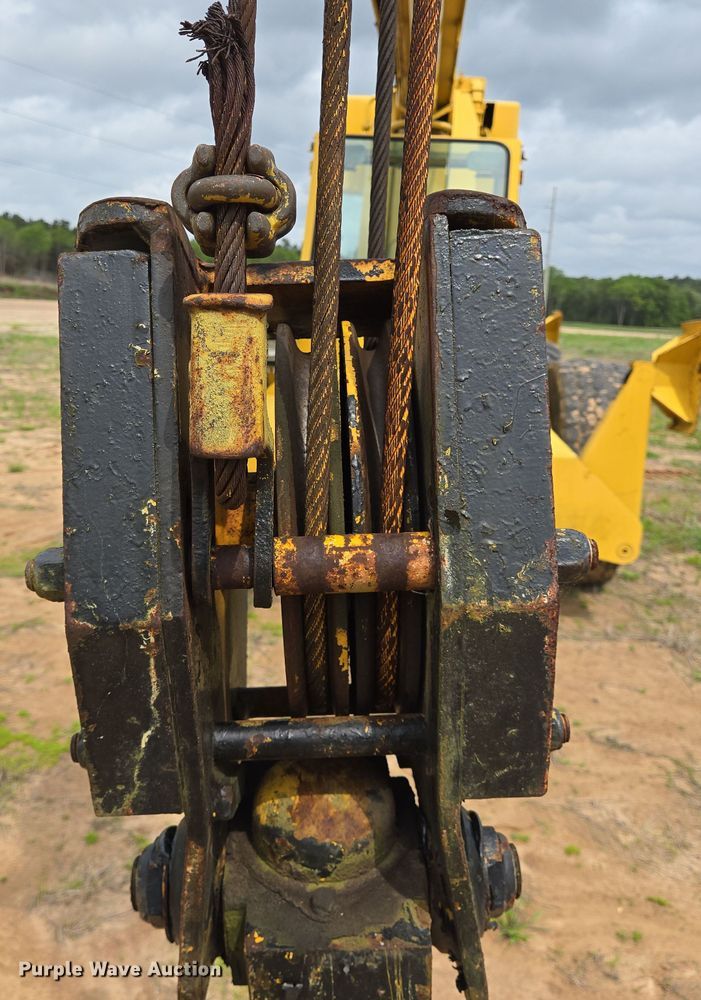 image for item DT4777 1998 Galion 150FA crane