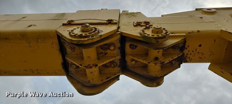 image for item DT4777 1998 Galion 150FA crane