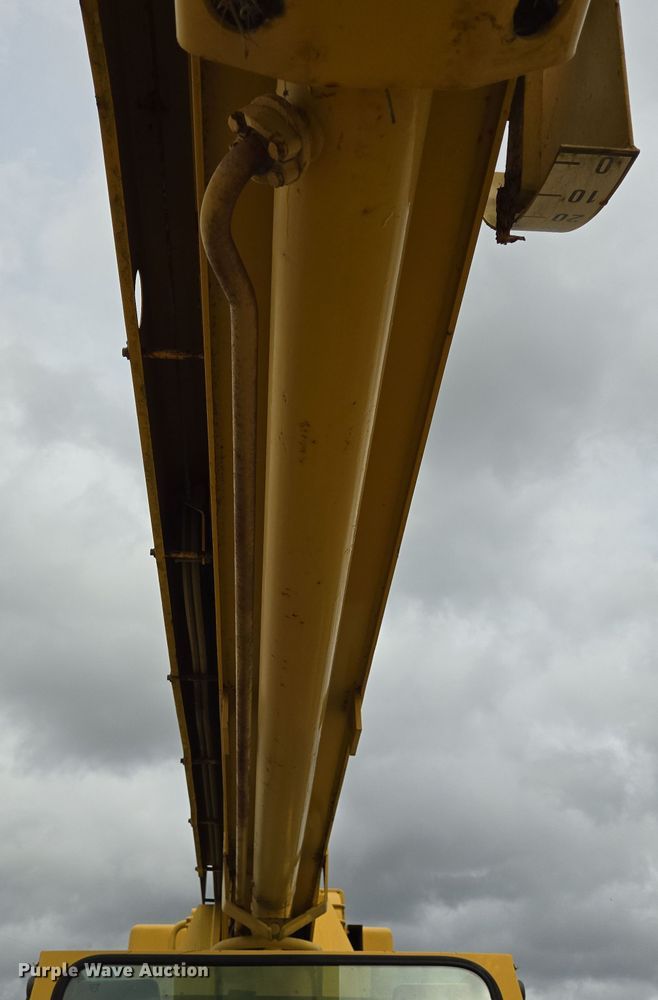 image for item DT4777 1998 Galion 150FA crane