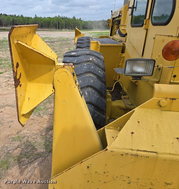 image for item DT4777 1998 Galion 150FA crane