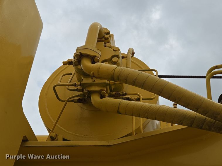 image for item DT4777 1998 Galion 150FA crane