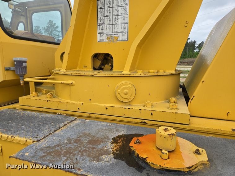 image for item DT4777 1998 Galion 150FA crane