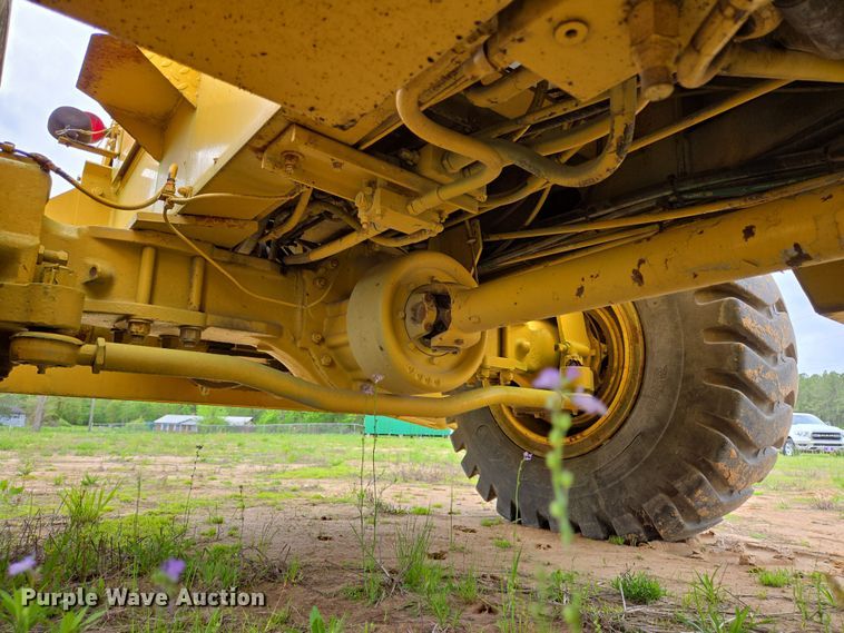 image for item DT4777 1998 Galion 150FA crane