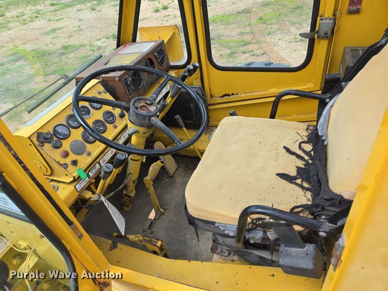 image for item DT4777 1998 Galion 150FA crane